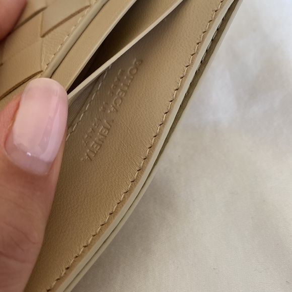 Bottega Veneta Credit Card Case in Porridge - Picture 8 of 9